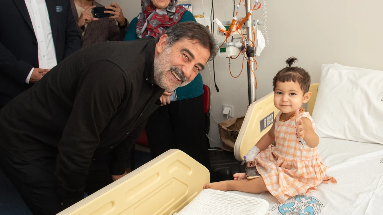 Milletvekili  Ünal Karaman, Selçuk Tıp’ta hastaları ziyaret etti